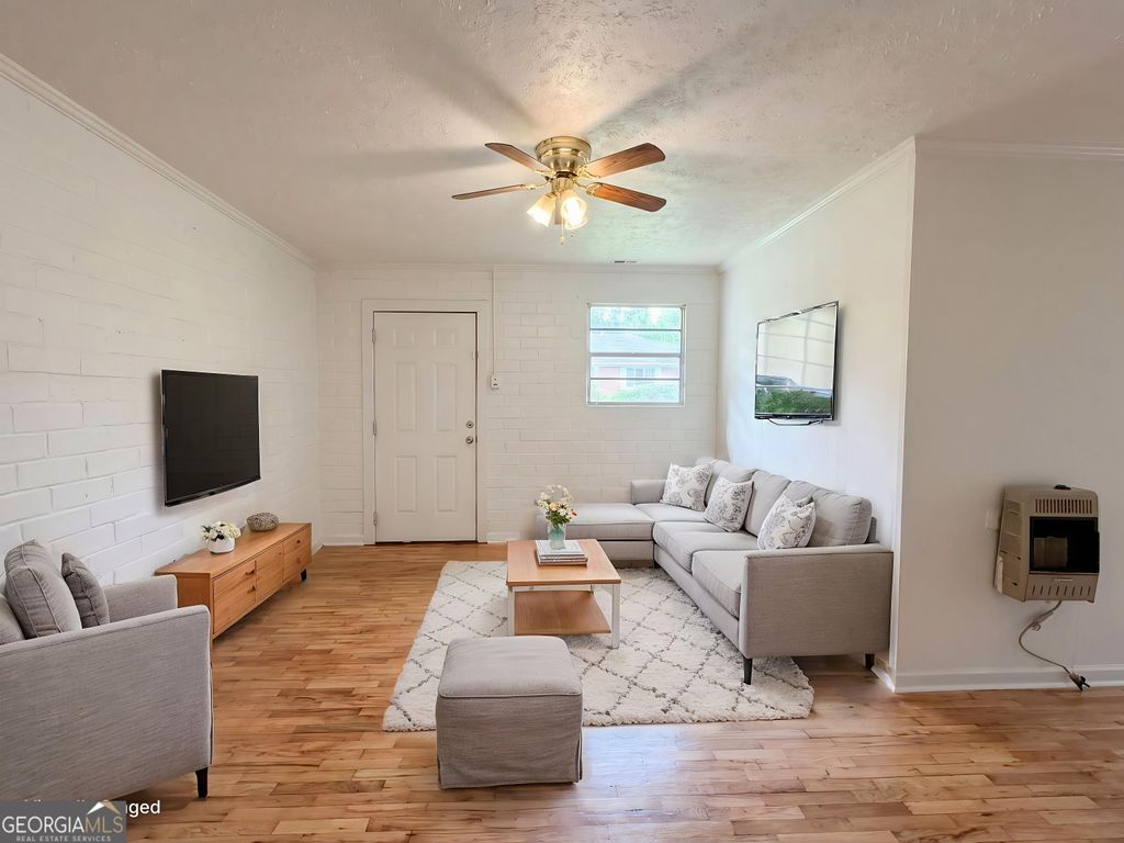 Photo of 243 Glenn Street, Jackson, GA 30233 (MLS # 10767620)