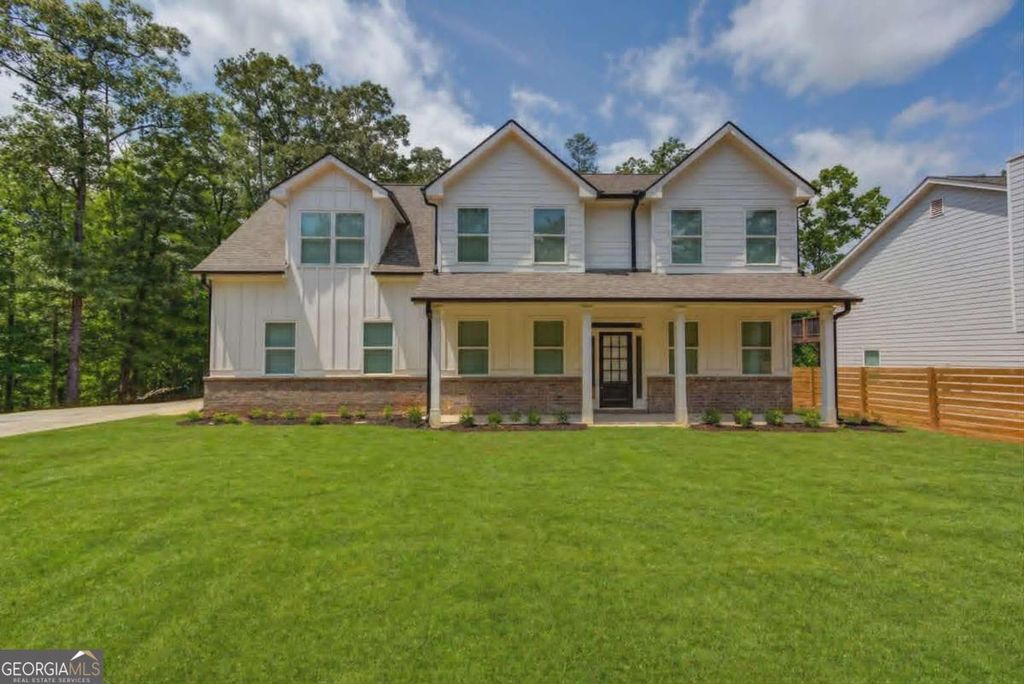 Photo of 3350 Lanier Circle, Gainesville, GA 30506 (MLS # 10754556)