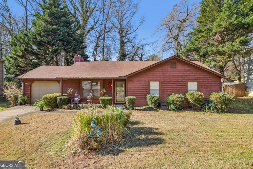 Photo of 527 Jaywood Drive, Stone Mountain, GA 30083 (MLS # 10661729)