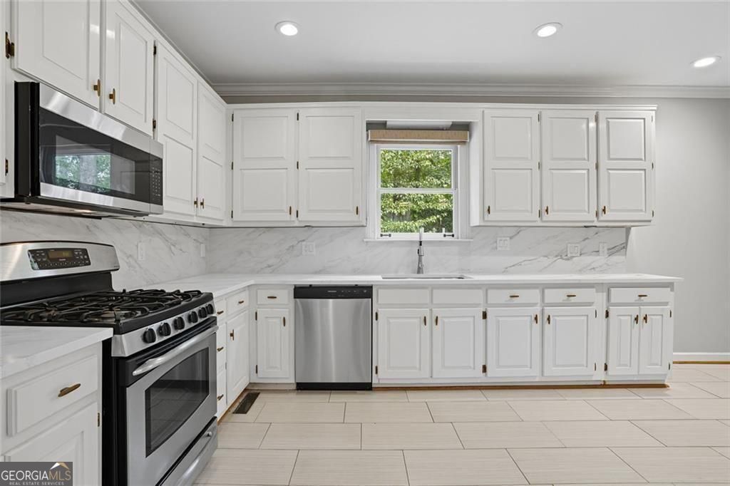 7155 Roswell RD 9