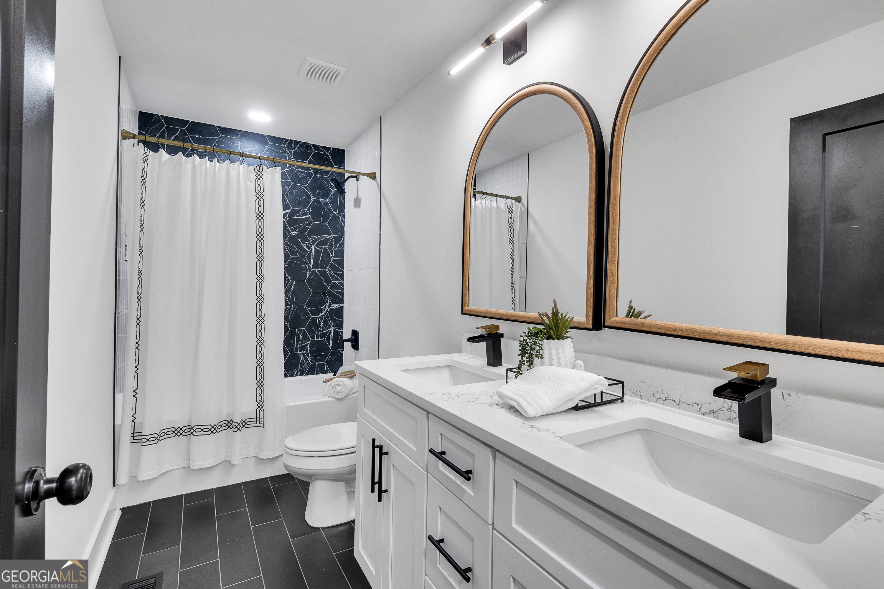 Holly Lane Estates - Residential