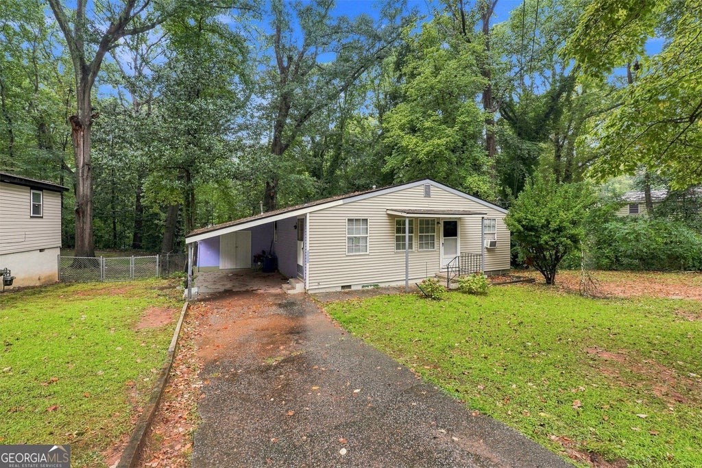 Photo of 3141 Mckenzie Road, East Point, GA 30344 (MLS # 10835566)