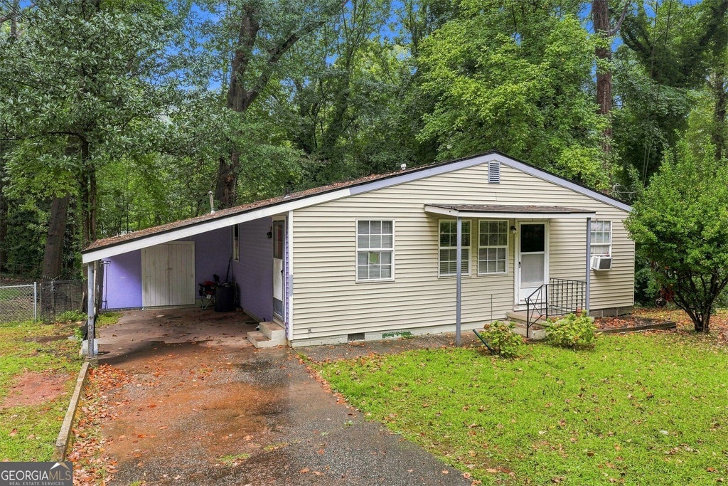 Photo of 3141 Mckenzie Road, East Point, GA 30344 (MLS # 10835566)