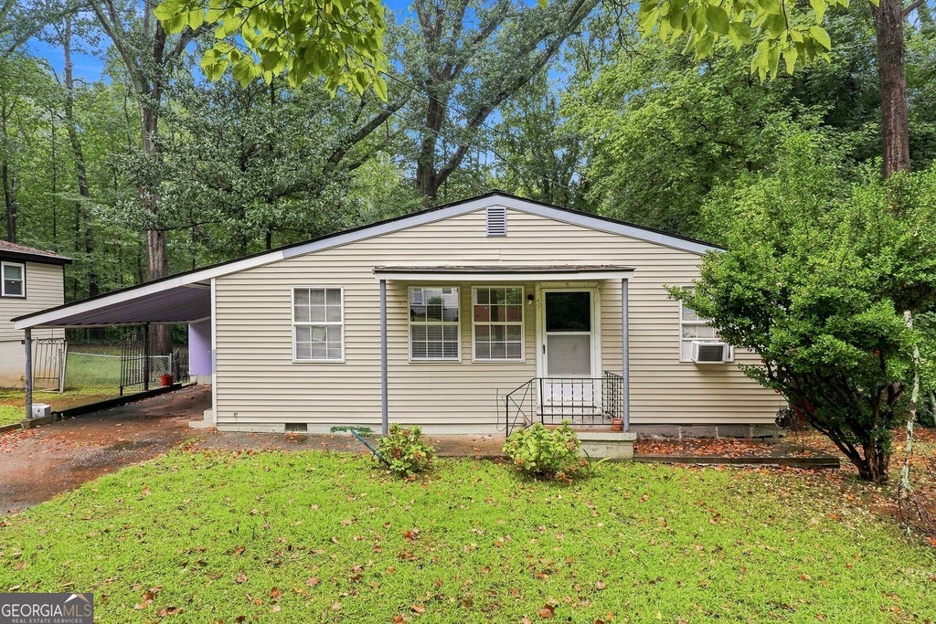 Photo of 3141 Mckenzie Road, East Point, GA 30344 (MLS # 10835566)
