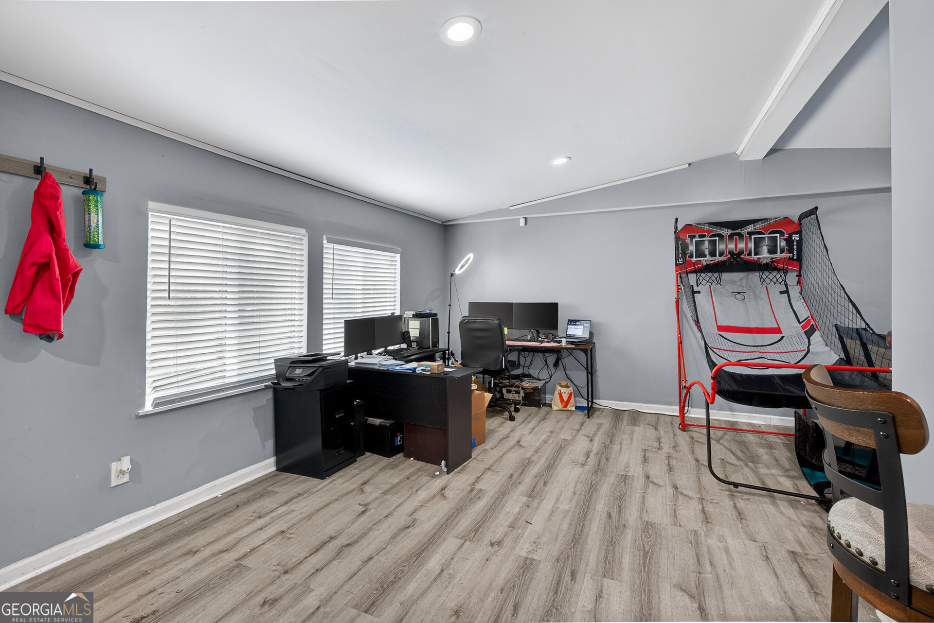 32 Woods DR