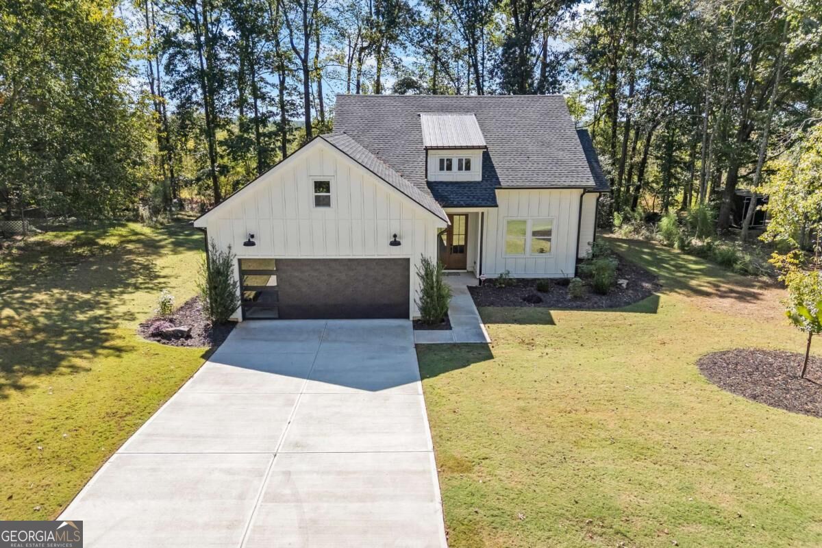 220 Fairlane DR