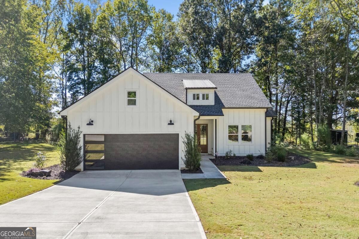 220 Fairlane DR