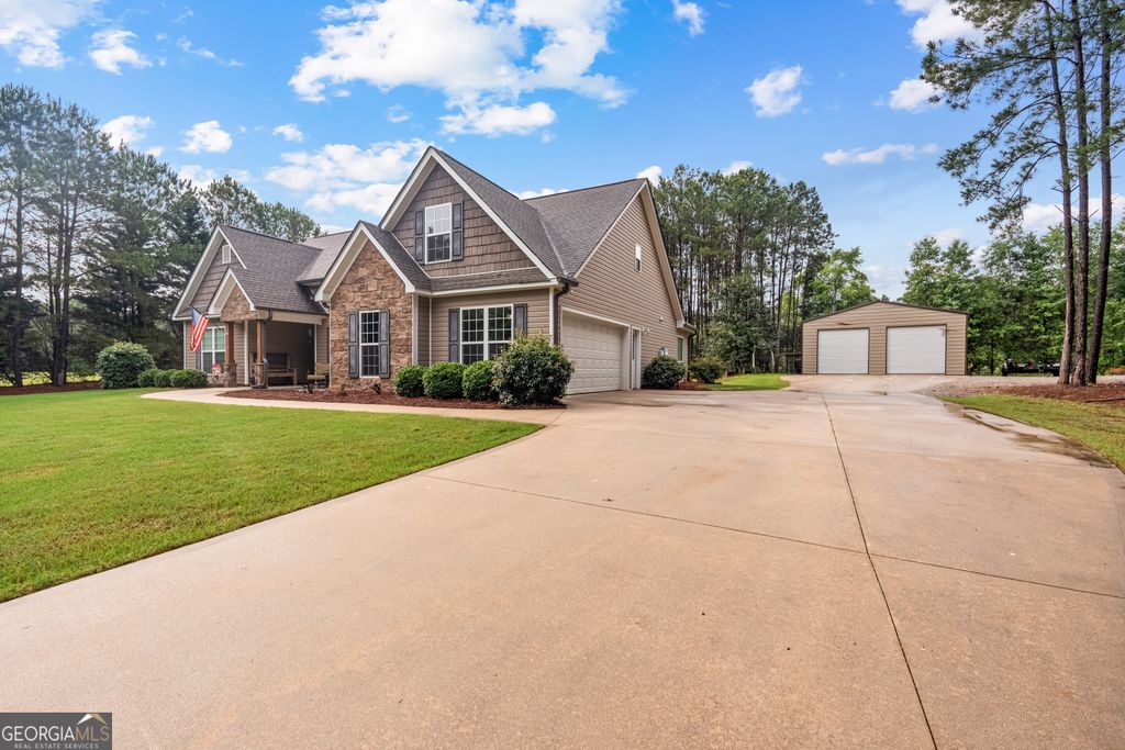 Photo of 234 Emmett Young Road, Grantville, GA 30220 (MLS # 10784931)
