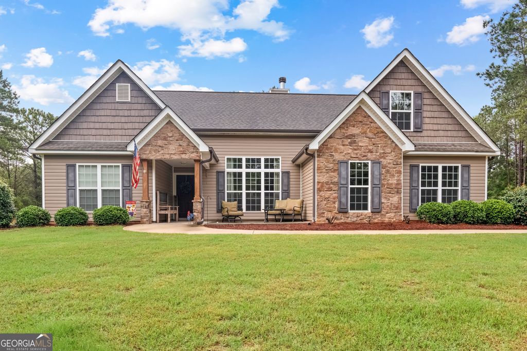Photo of 234 Emmett Young Road, Grantville, GA 30220 (MLS # 10784931)