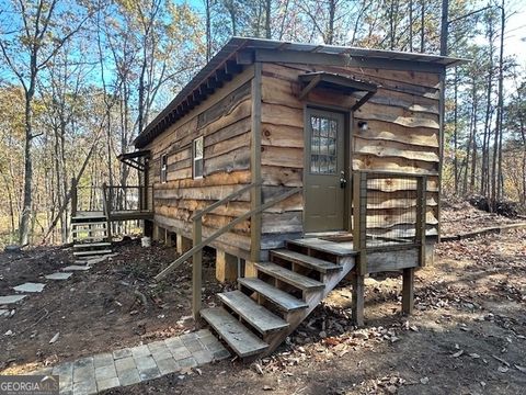 A home in Toccoa