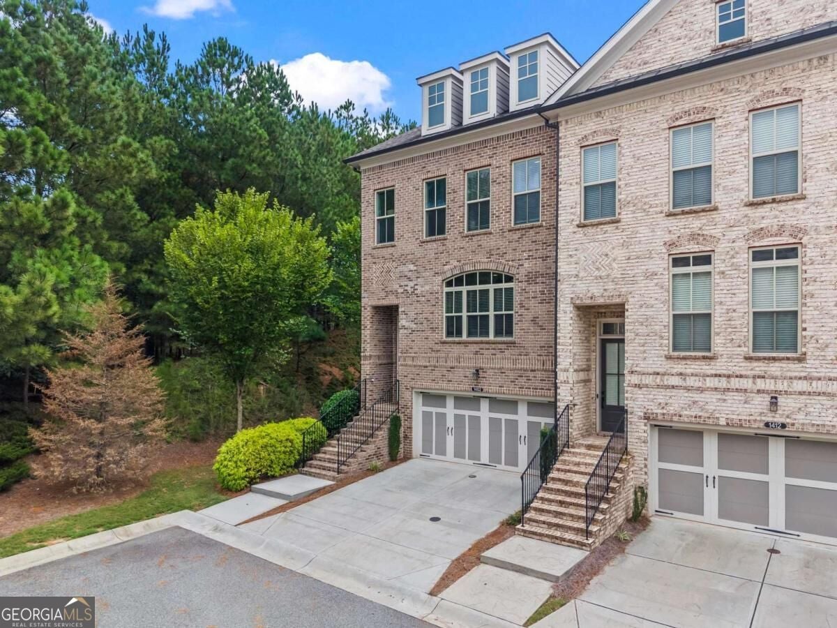 1402 Wisteria Wall DR