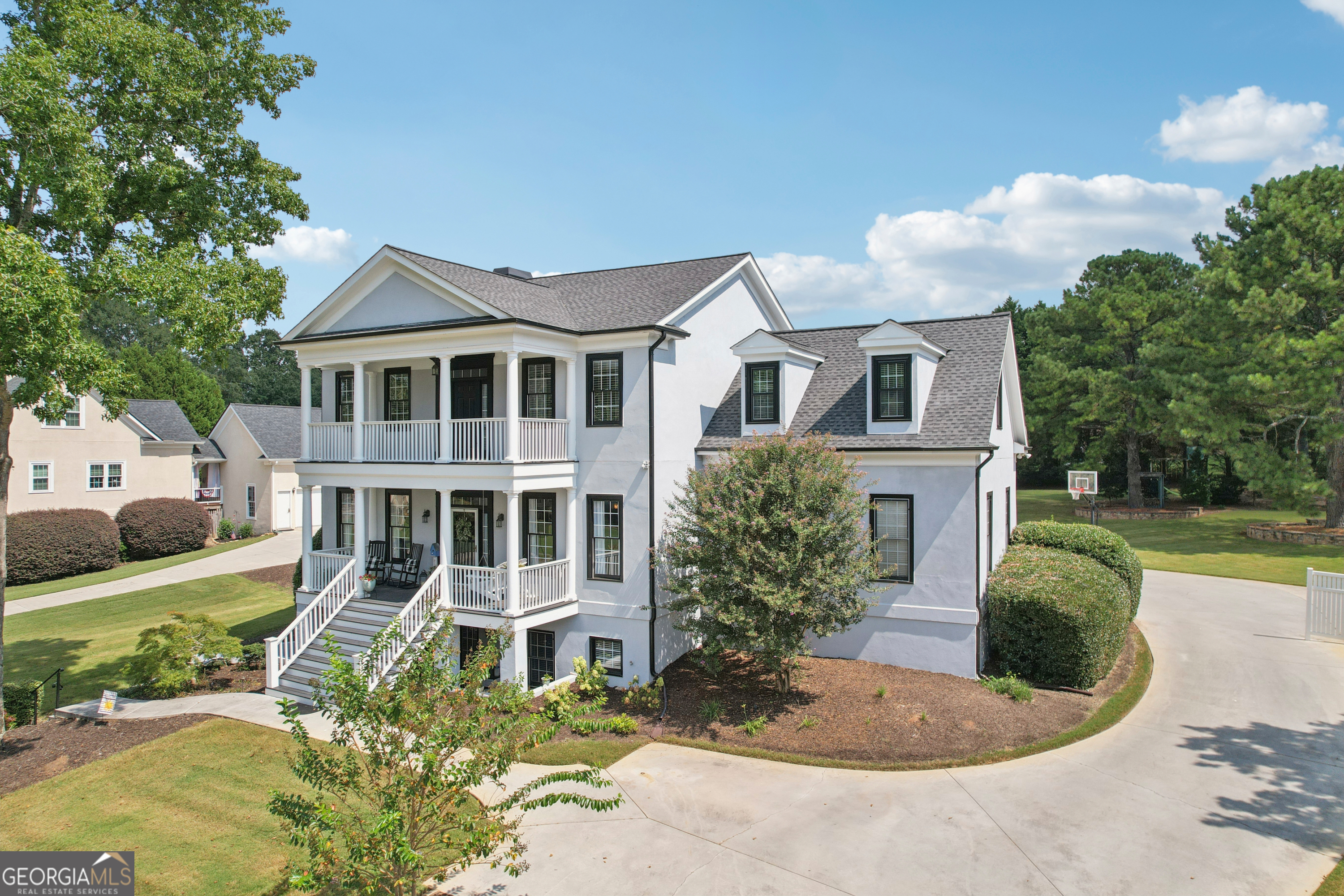 325 Youngs CIR