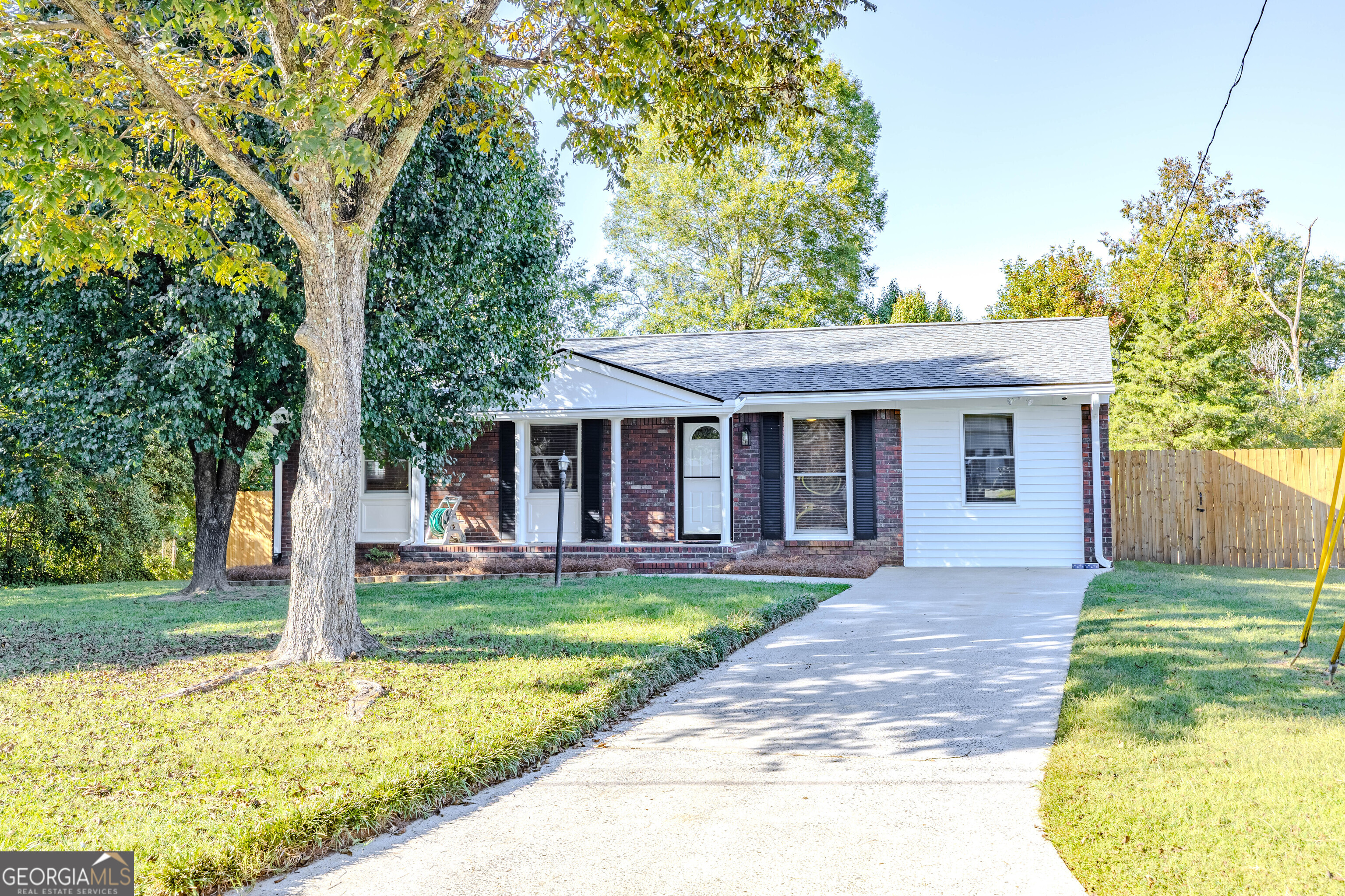 16 Drexel DR NW