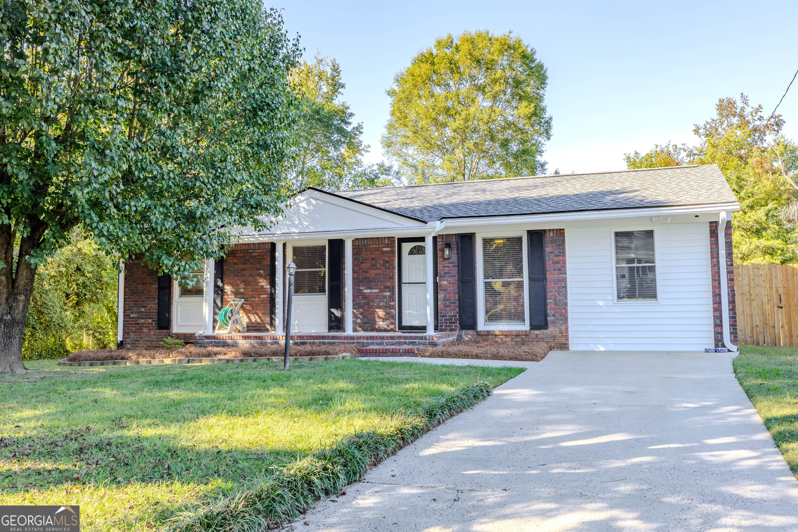 16 Drexel DR NW