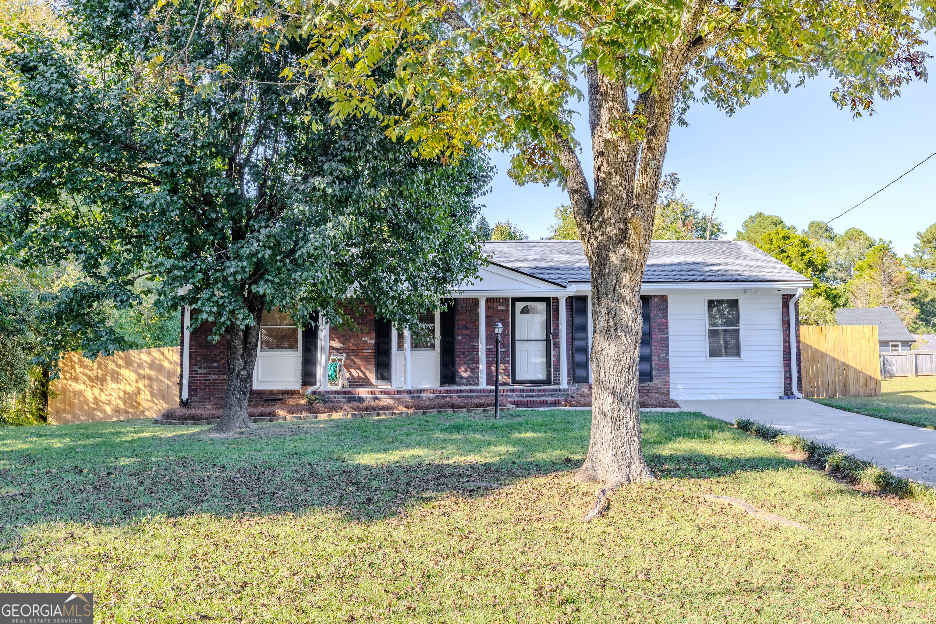 16 Drexel DR NW