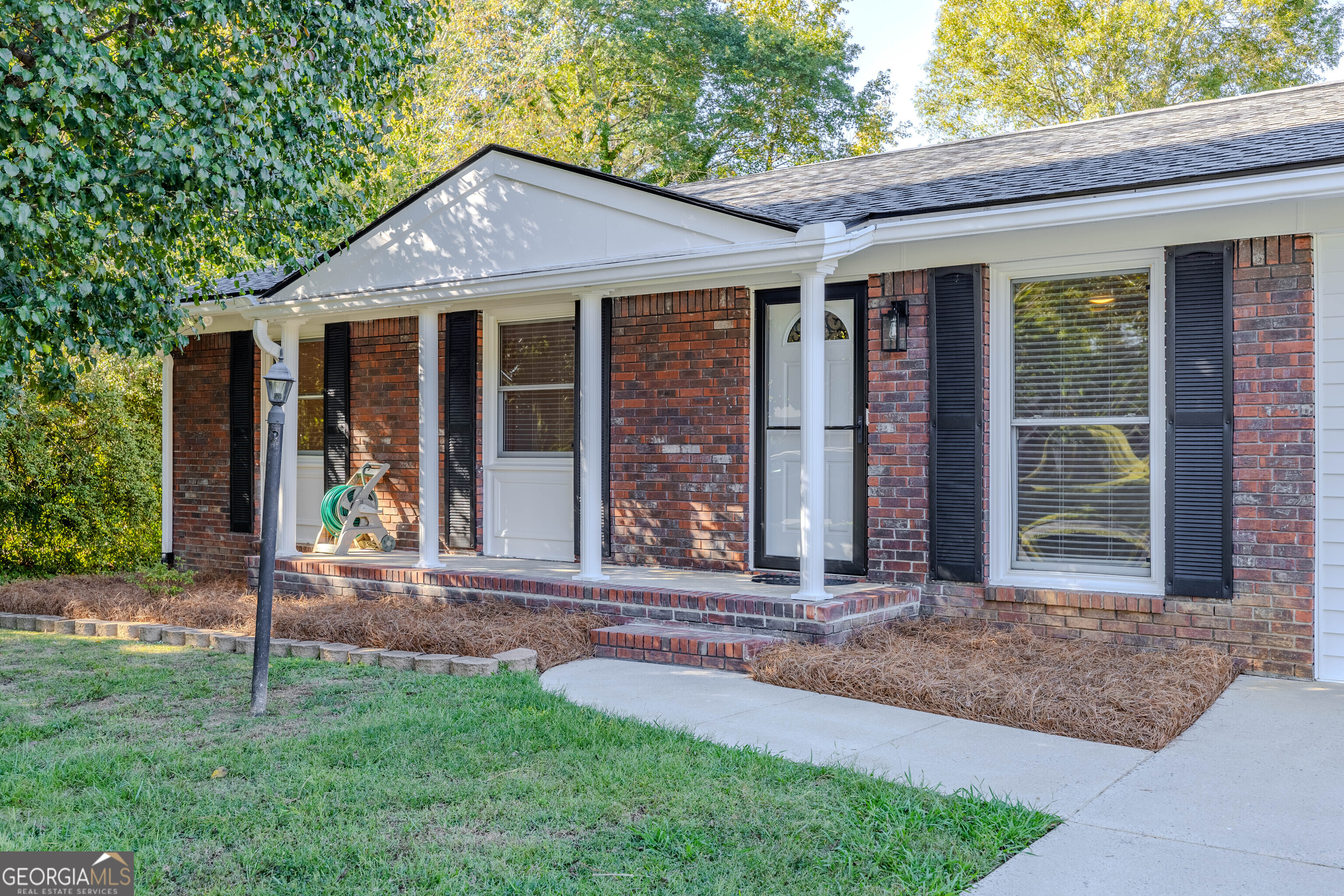 16 Drexel DR NW