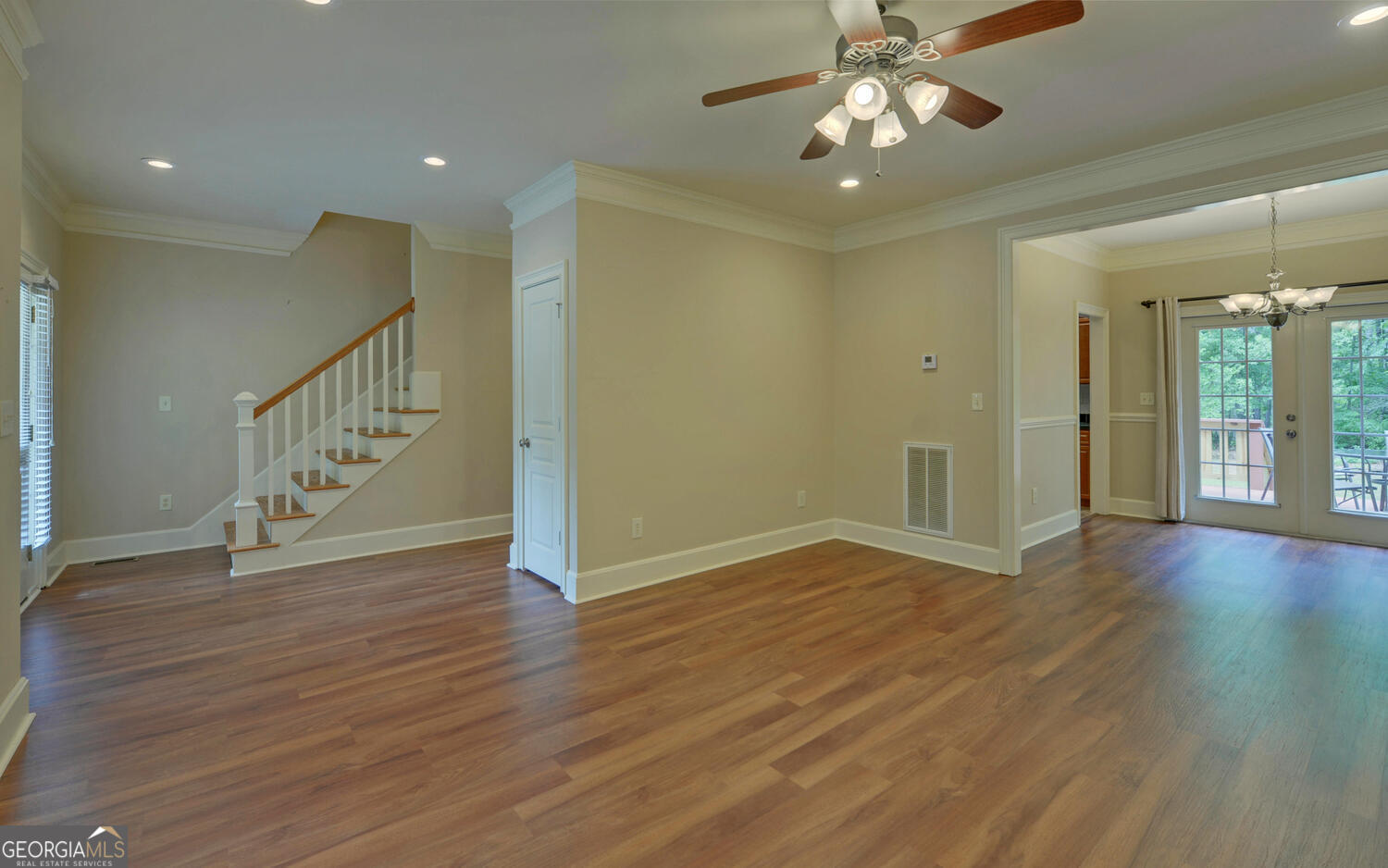36 Queen CIR