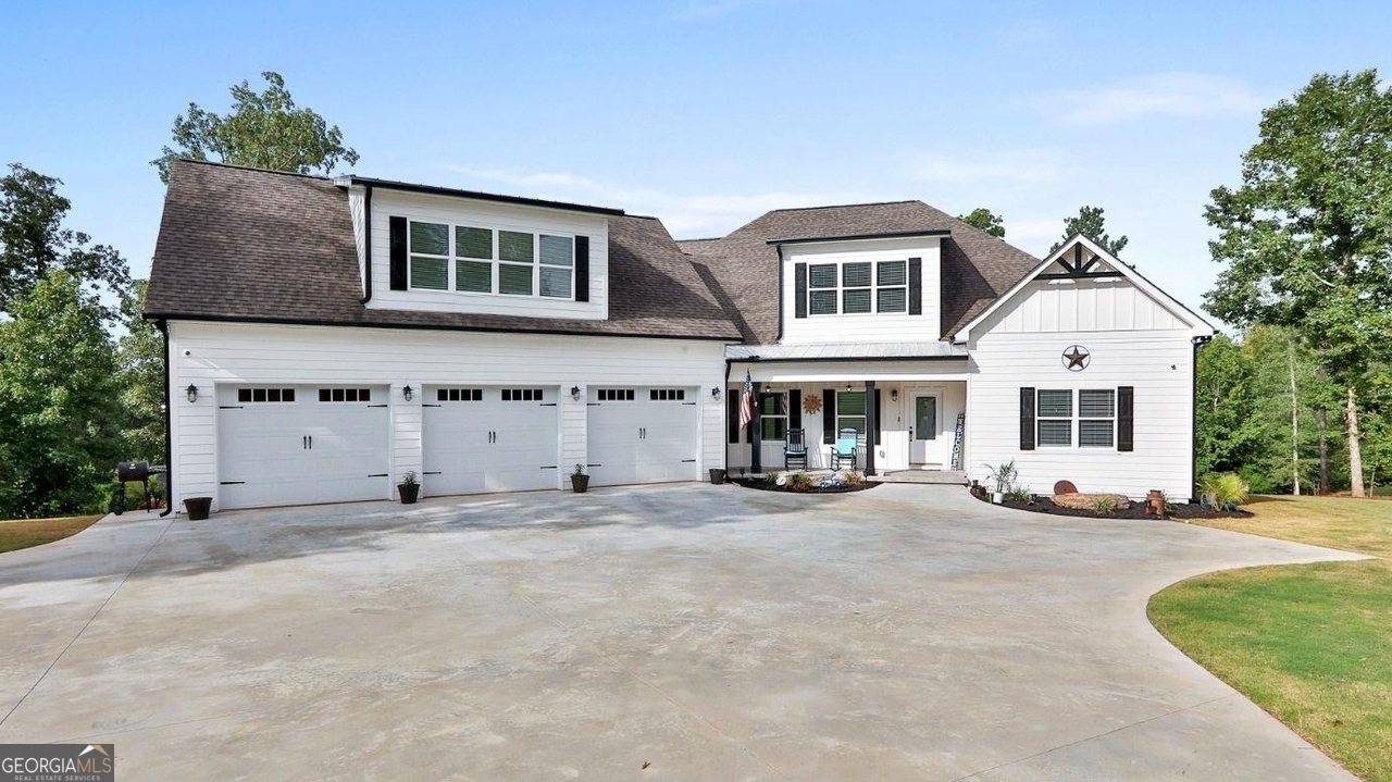 215 Walden Pond TRL