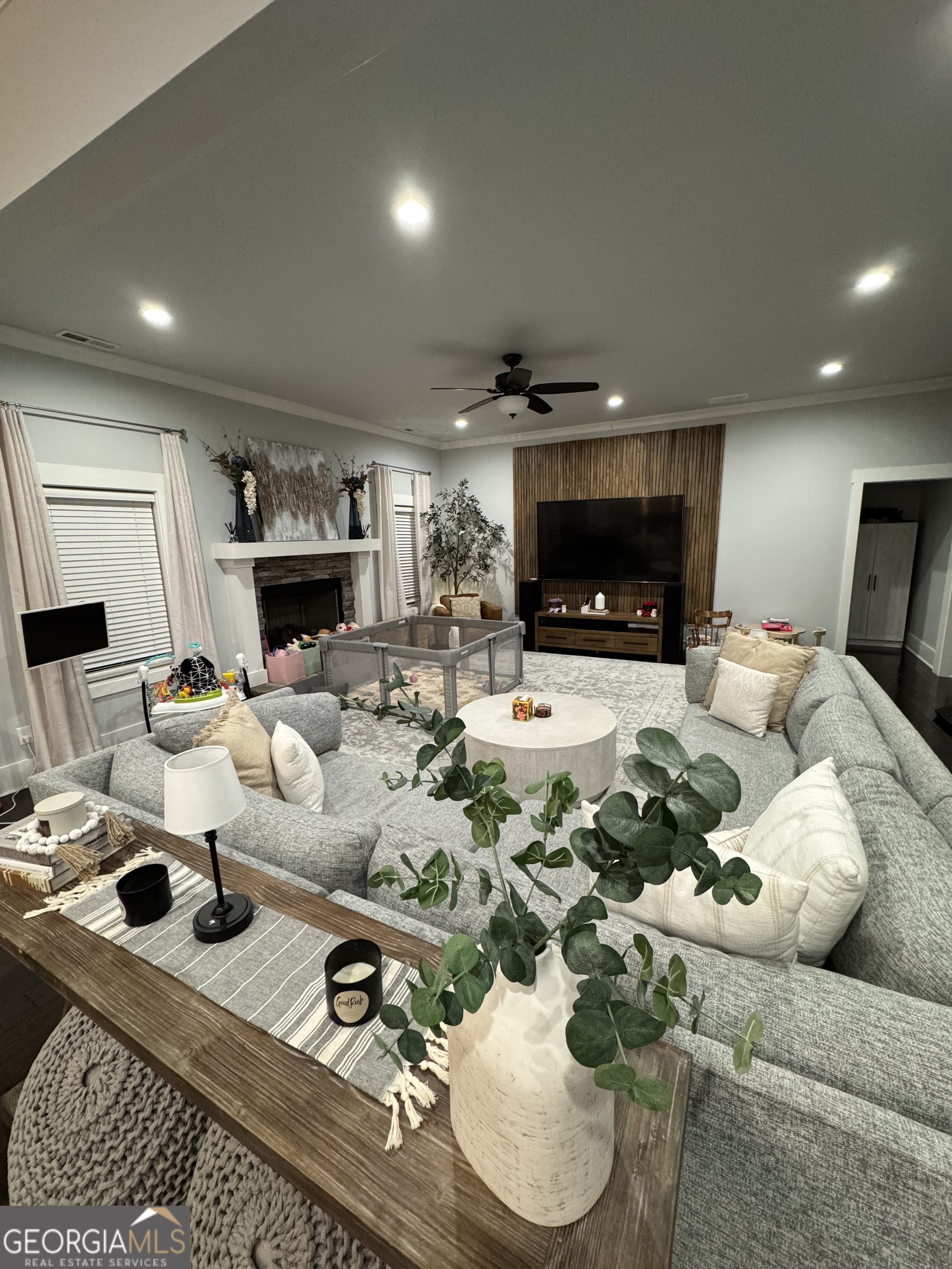 215 Walden Pond TRL