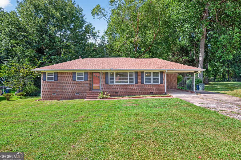 Photo of 1305 Greenview Drive, Griffin, GA 30224 (MLS # 10830425)
