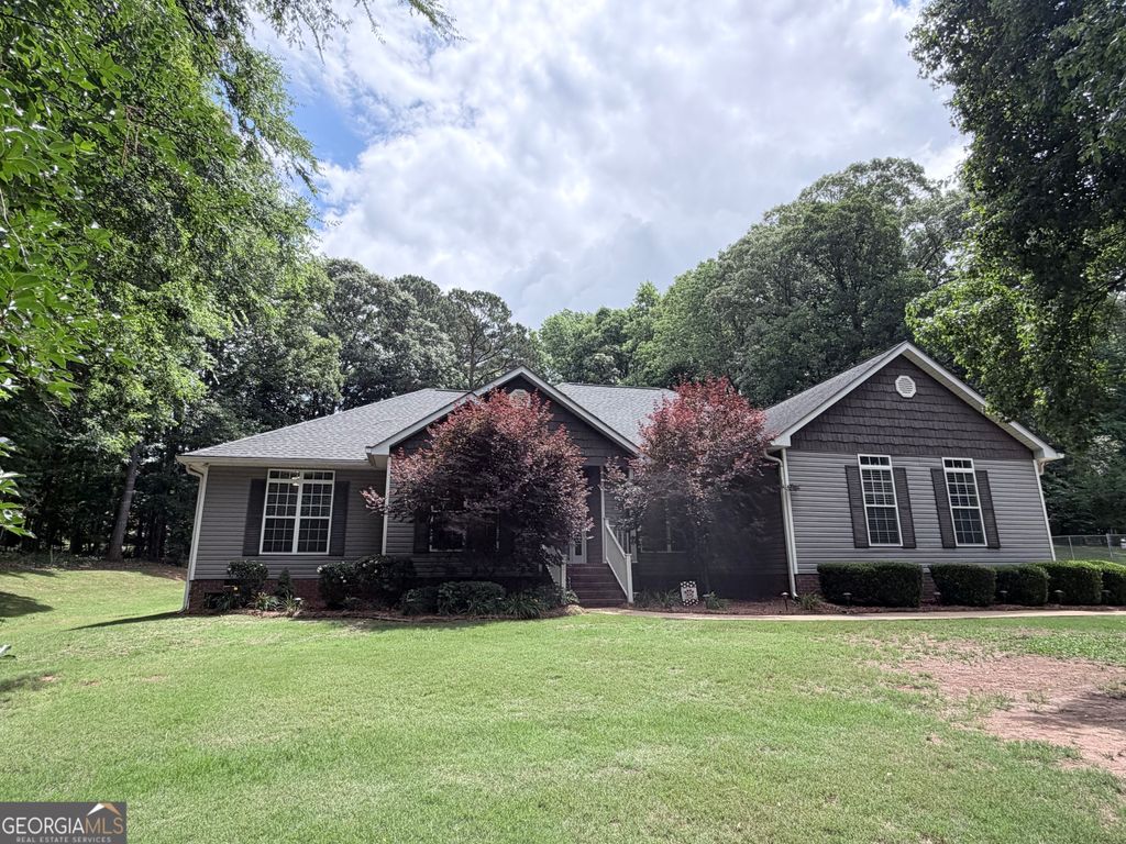 Photo of 110 Ford Dr, LaGrange, GA 30240 (MLS # 10770932)