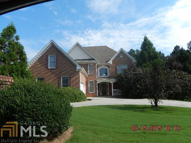 Traditional 3 sided brick home, on full finished basement, 5 bedrooms 4 baths, formal living and dining area.