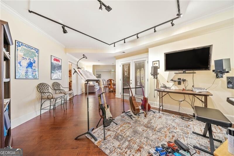 Suwanee, Georgia 30024, United States, 5 Bedrooms Bedrooms, ,6 BathroomsBathrooms,Residential,Pending,22230