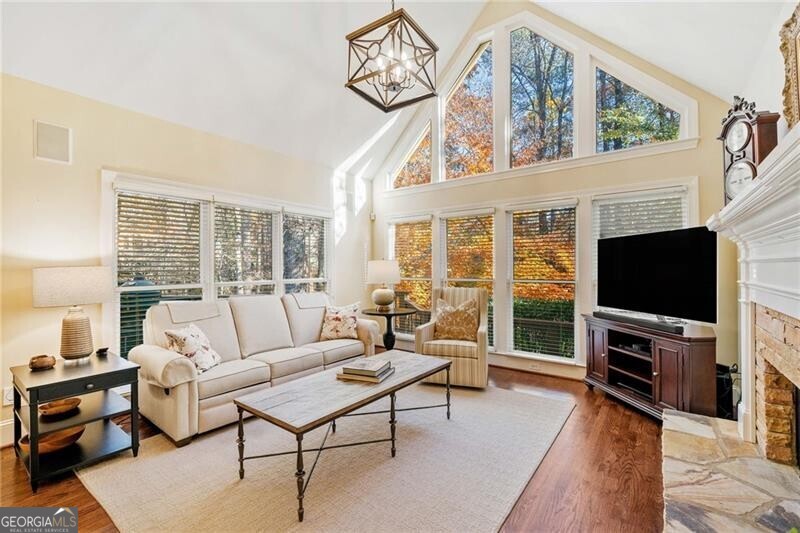 Suwanee, Georgia 30024, United States, 5 Bedrooms Bedrooms, ,6 BathroomsBathrooms,Residential,Pending,22230