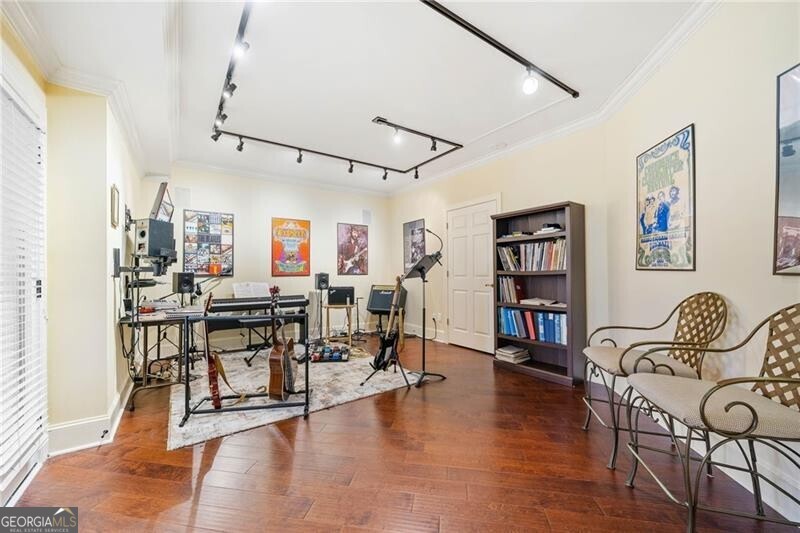 Suwanee, Georgia 30024, United States, 5 Bedrooms Bedrooms, ,6 BathroomsBathrooms,Residential,Pending,22230