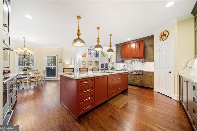 Suwanee, Georgia 30024, United States, 5 Bedrooms Bedrooms, ,6 BathroomsBathrooms,Residential,Pending,22230