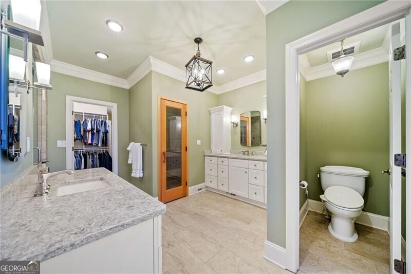 Suwanee, Georgia 30024, United States, 5 Bedrooms Bedrooms, ,6 BathroomsBathrooms,Residential,Pending,22230