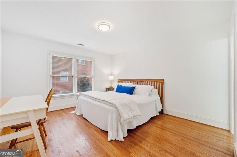 Suwanee, Georgia 30024, United States, 5 Bedrooms Bedrooms, ,6 BathroomsBathrooms,Residential,Pending,22230