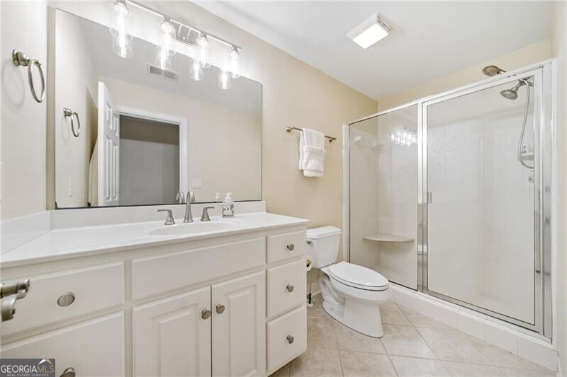 Suwanee, Georgia 30024, United States, 5 Bedrooms Bedrooms, ,6 BathroomsBathrooms,Residential,Pending,22230