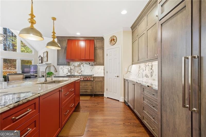 Suwanee, Georgia 30024, United States, 5 Bedrooms Bedrooms, ,6 BathroomsBathrooms,Residential,Pending,22230