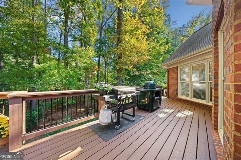 Suwanee, Georgia 30024, United States, 5 Bedrooms Bedrooms, ,6 BathroomsBathrooms,Residential,Pending,22230