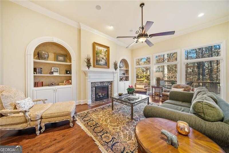 Suwanee, Georgia 30024, United States, 5 Bedrooms Bedrooms, ,6 BathroomsBathrooms,Residential,Pending,22230