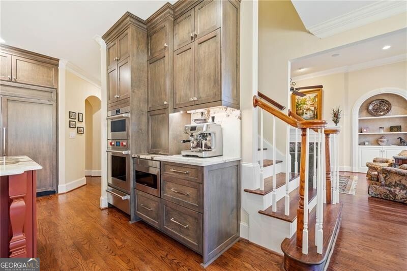 Suwanee, Georgia 30024, United States, 5 Bedrooms Bedrooms, ,6 BathroomsBathrooms,Residential,Pending,22230