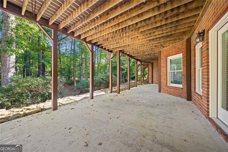 Suwanee, Georgia 30024, United States, 5 Bedrooms Bedrooms, ,6 BathroomsBathrooms,Residential,Pending,22230