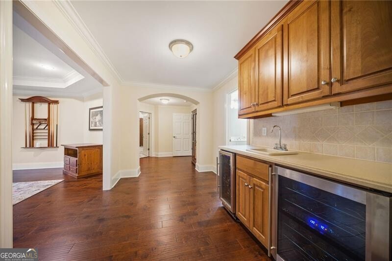 Suwanee, Georgia 30024, United States, 5 Bedrooms Bedrooms, ,6 BathroomsBathrooms,Residential,Pending,22230