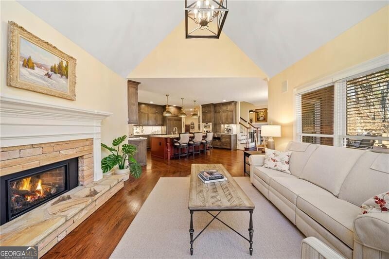 Suwanee, Georgia 30024, United States, 5 Bedrooms Bedrooms, ,6 BathroomsBathrooms,Residential,Pending,22230