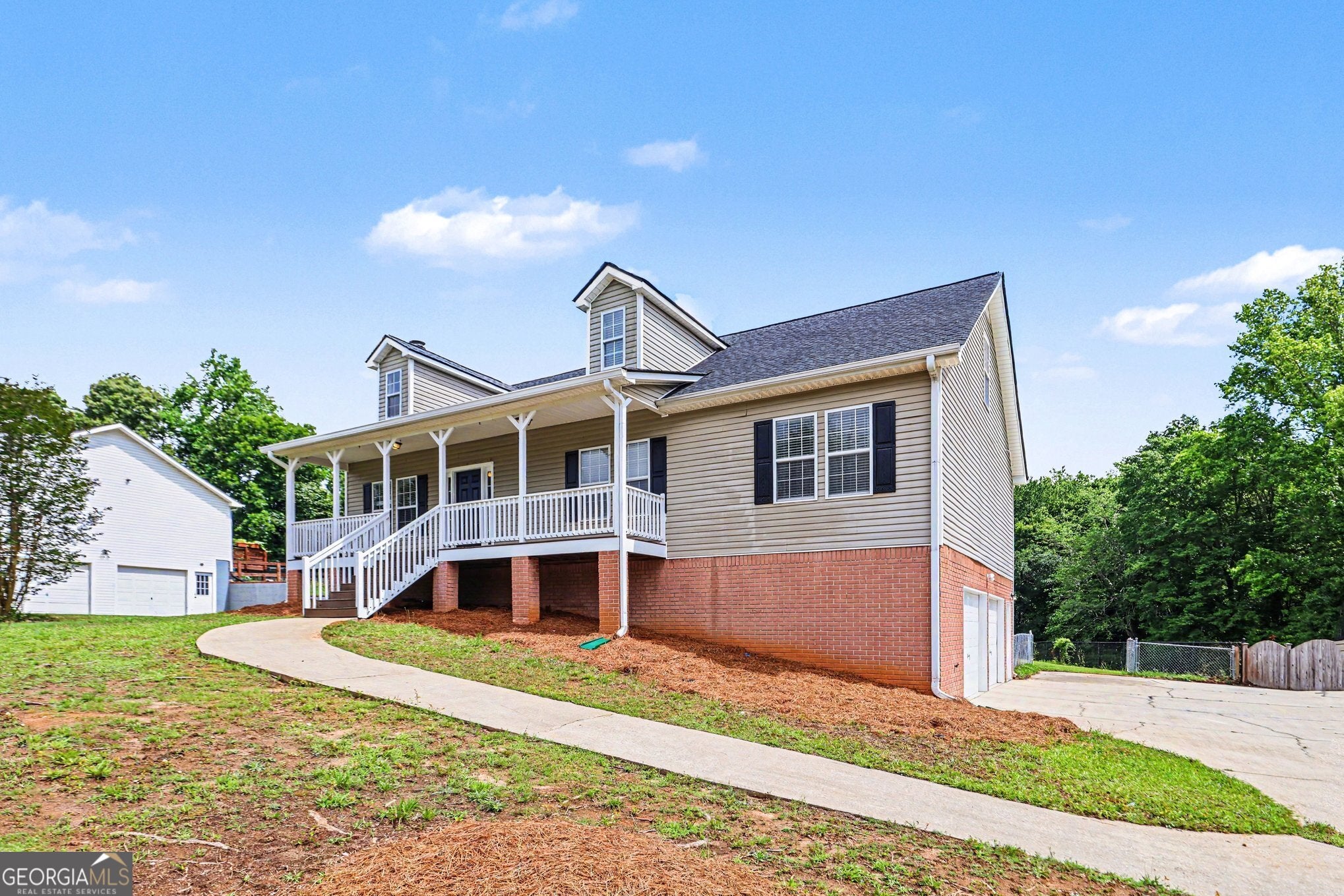 227 Starlyn DR