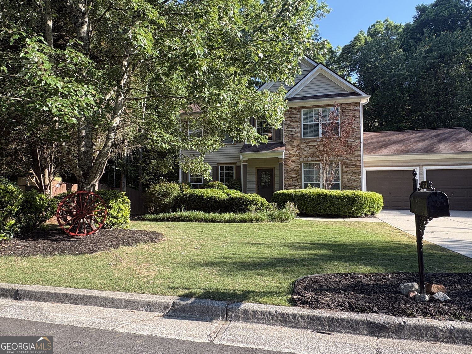 332 Chamberlyn LN