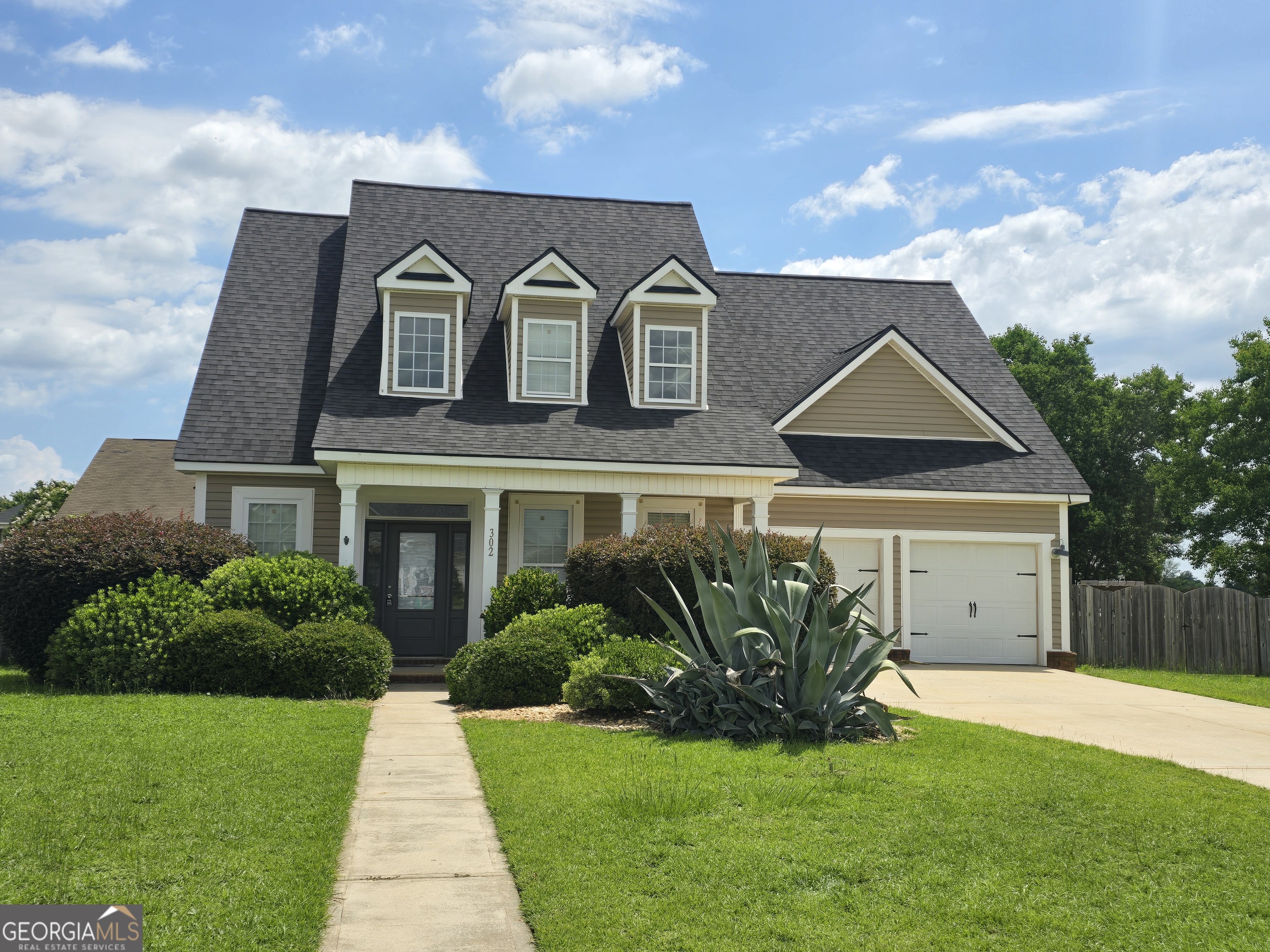 302 Meyers Lake DR