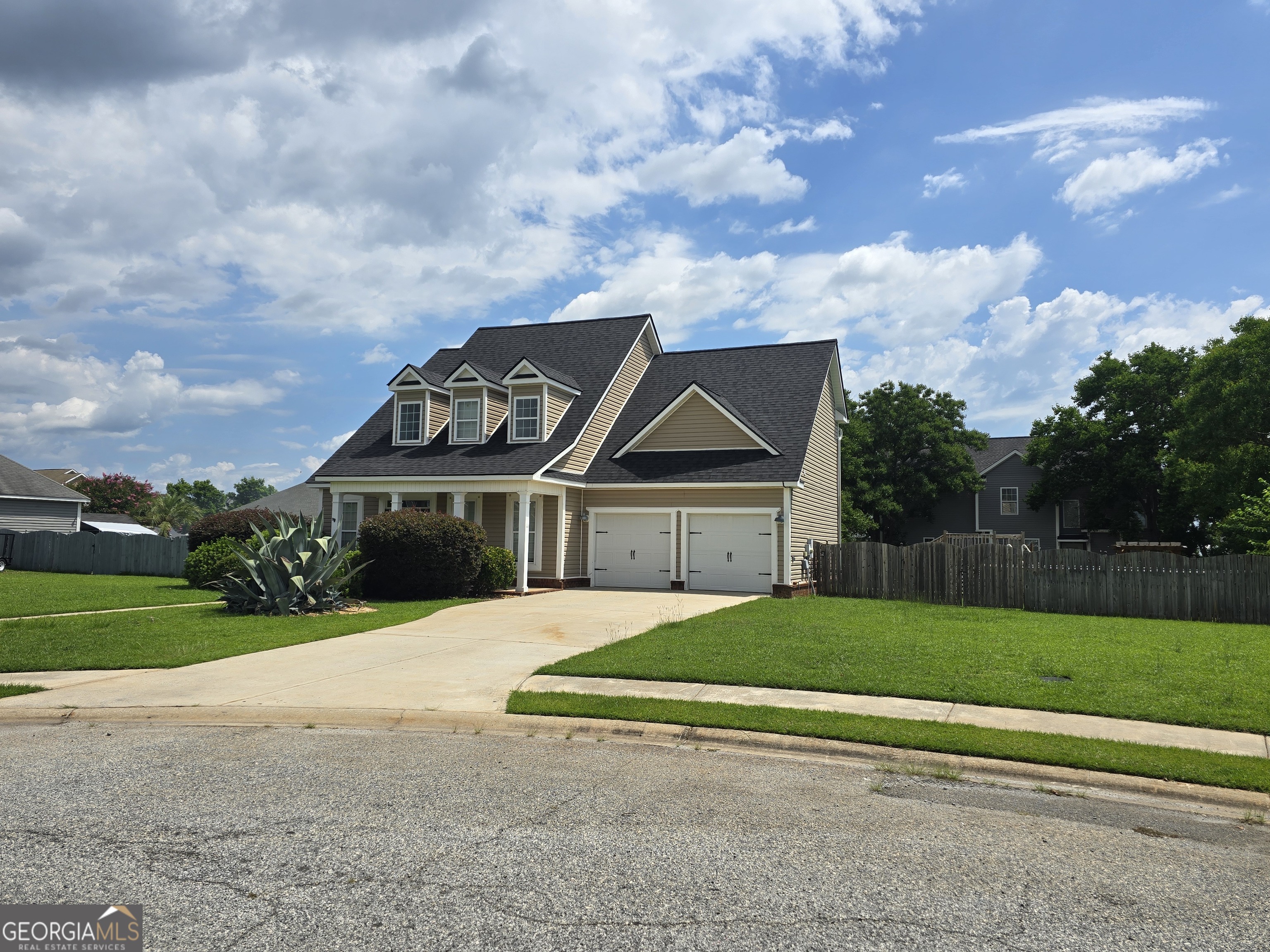 302 Meyers Lake DR
