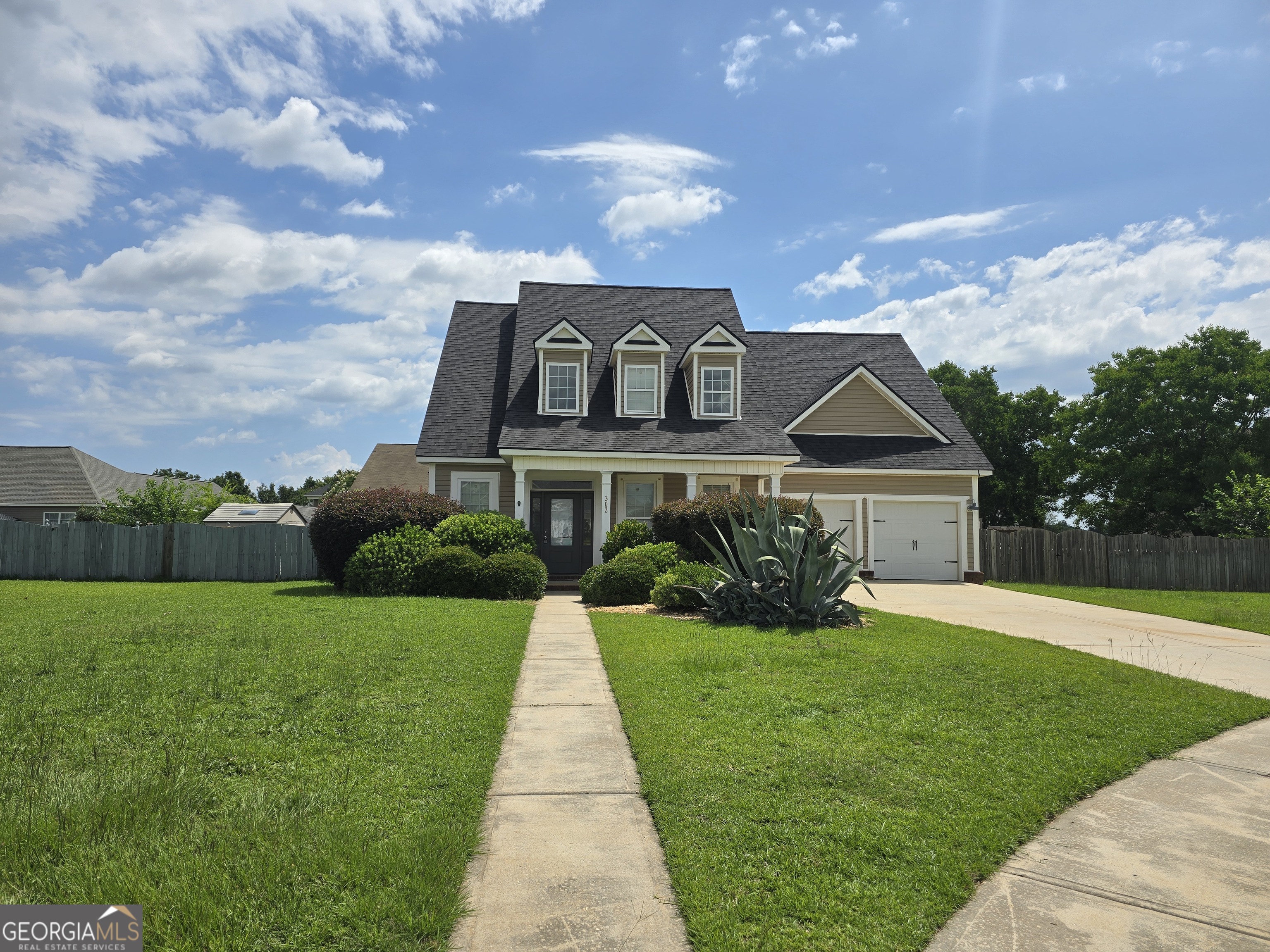 302 Meyers Lake DR