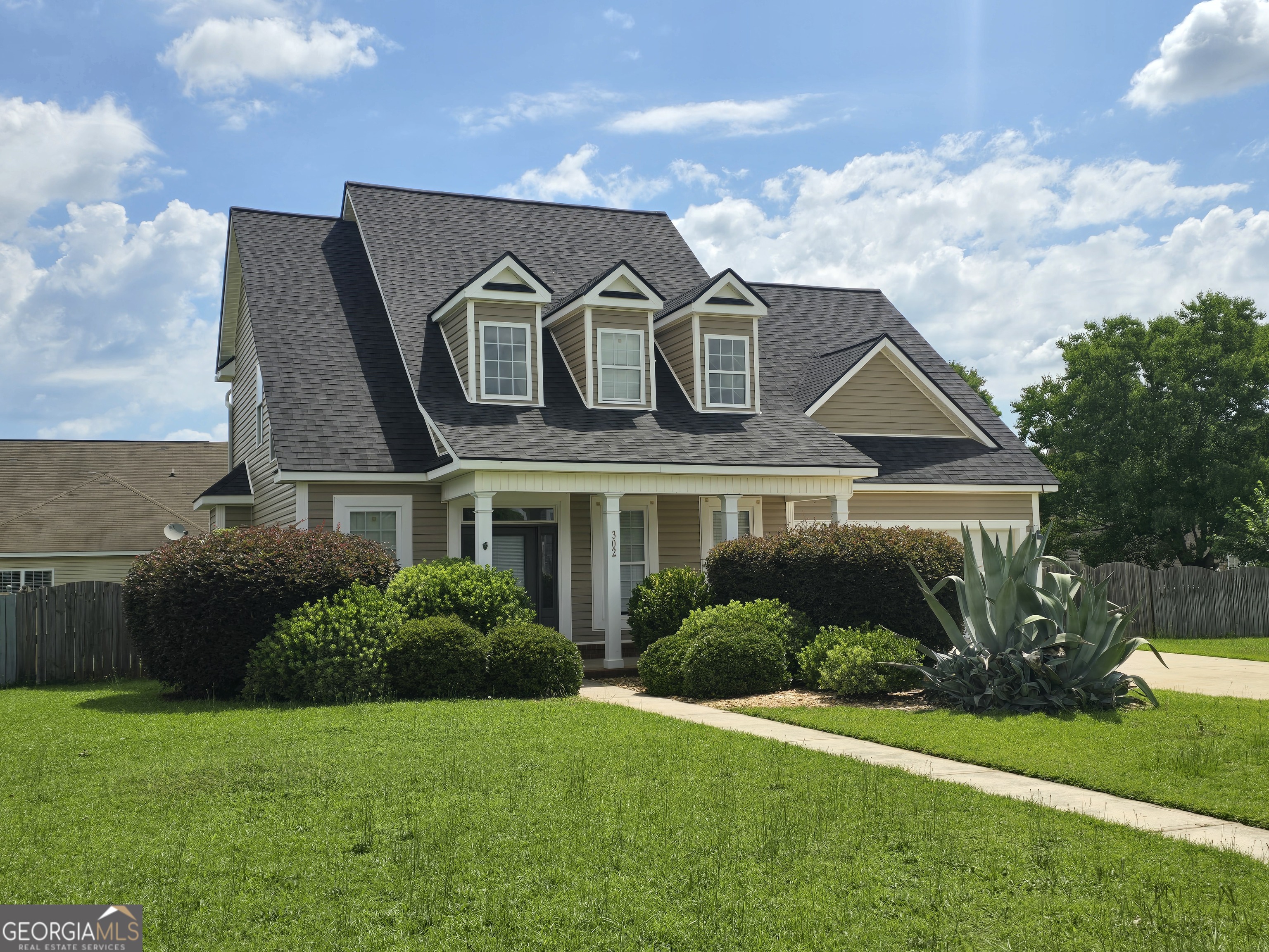 302 Meyers Lake DR