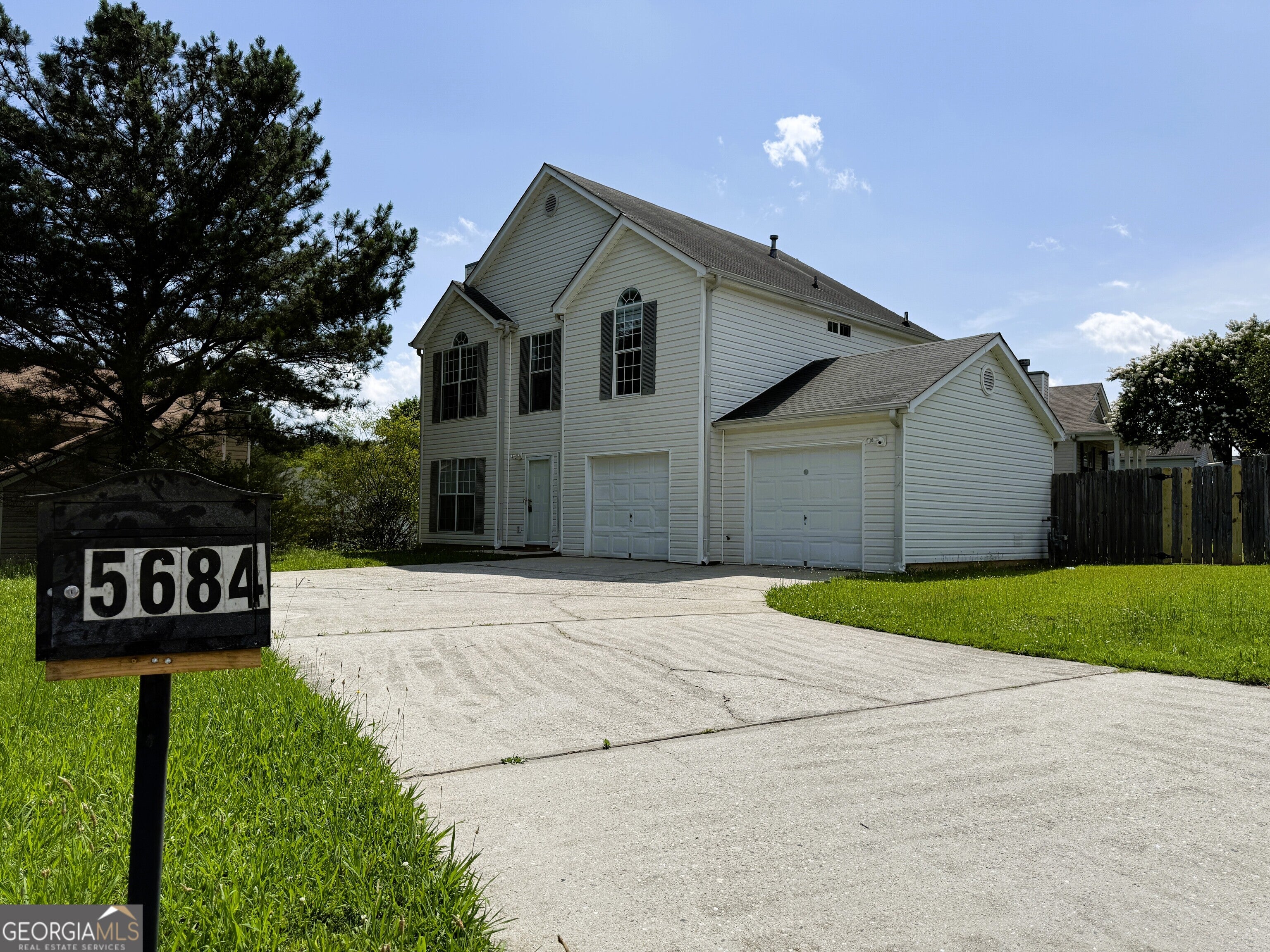 5684 Eagles Feather LN