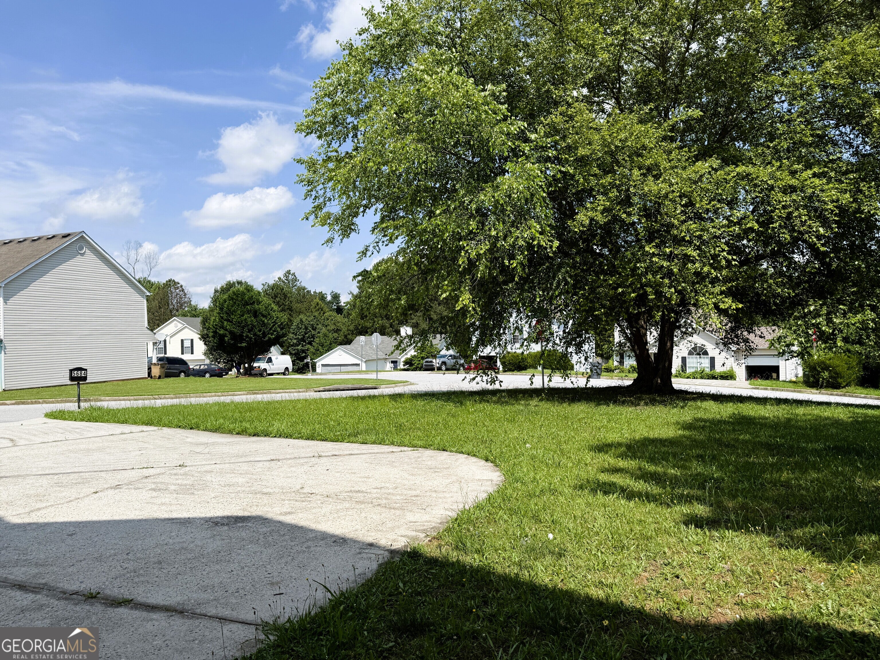 5684 Eagles Feather LN