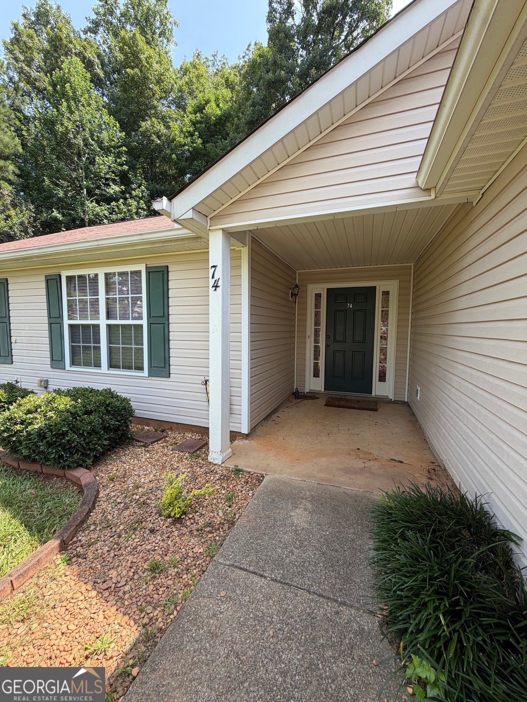 74 Canterbury DR