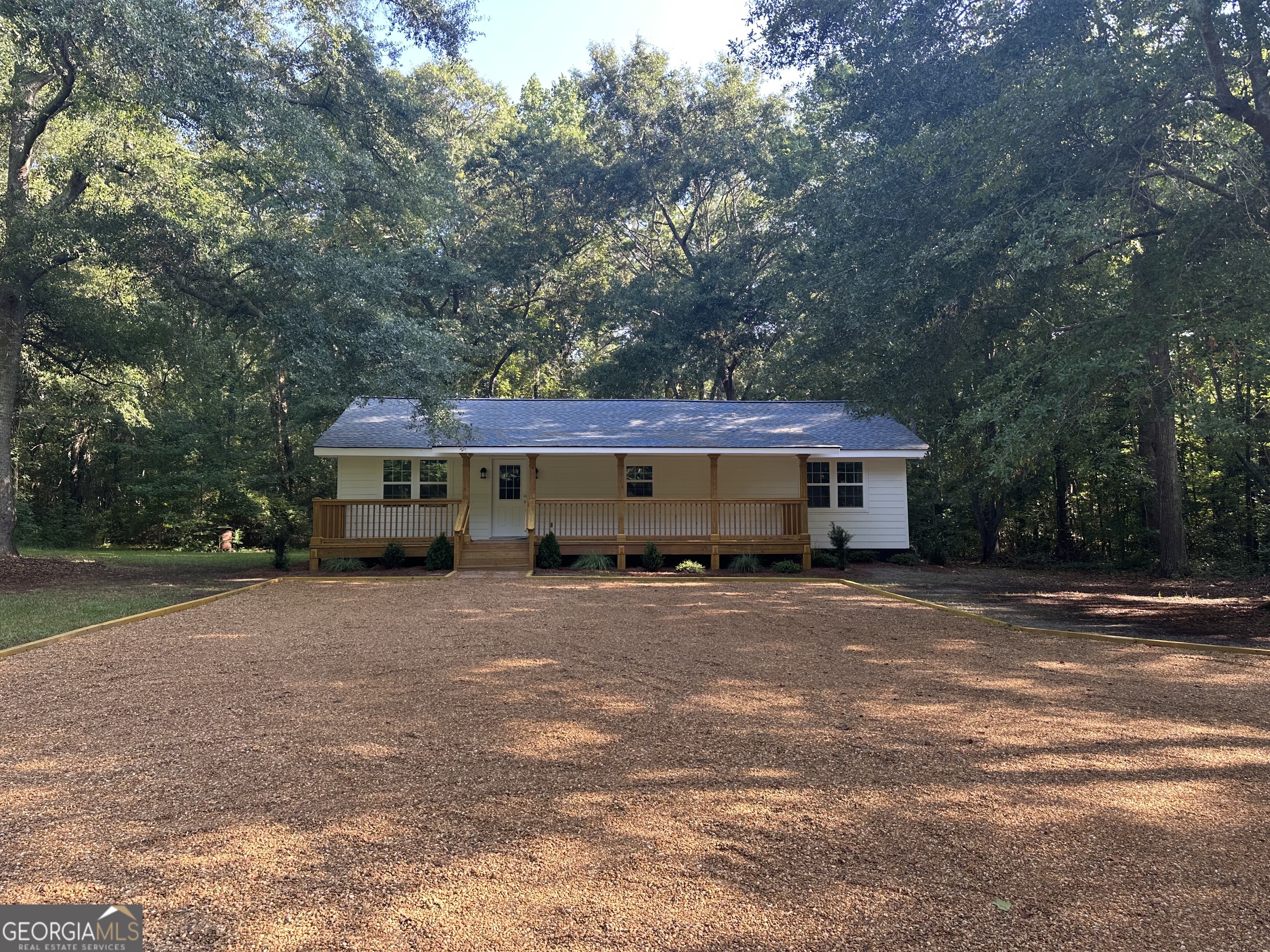 Fully remodeled three bedroom, two bath! New everything! Convenient to University of West Georgia and easy access to I-20 for commuters. Private flat lot over 1 acre, with parking pad and new appliances. A must see!